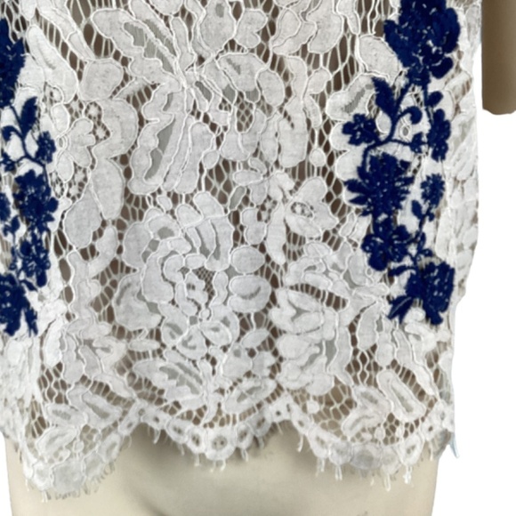 Haute Monde Tan Lace Sleeveless Top Blouse Navy Embroidery Size Medium - Picture 6 of 8